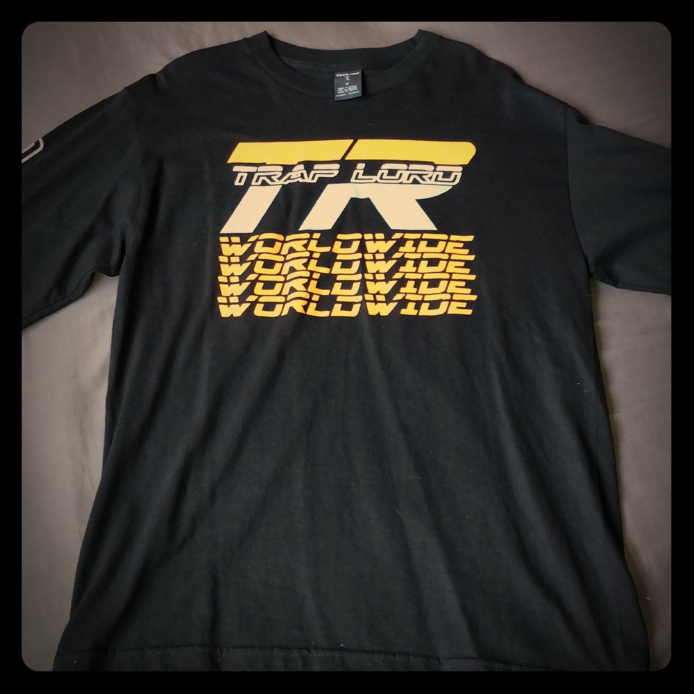 MENS MEDIUM (M) LONG-SLEEVER FROM TRAPLORD